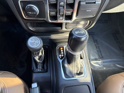 Used 2021 Jeep Wrangler Unlimited Sahara w/ Cold Weather Group image 29