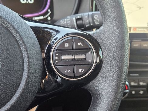 Certified 2023 Kia Soul S image 25