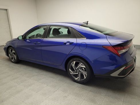 Used 2025 Hyundai Elantra SEL FWD image 3