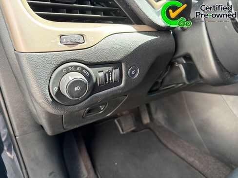 Certified 2018 Jeep Cherokee Limited FWD image 45