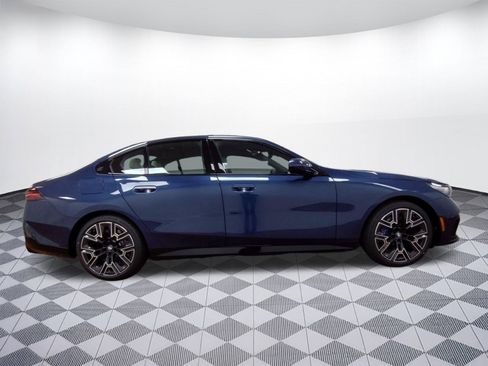 New 2026 BMW 550e xDrive w/ Executive Package image 7