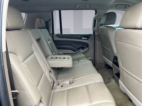 Used 2018 Chevrolet Suburban LT image 18