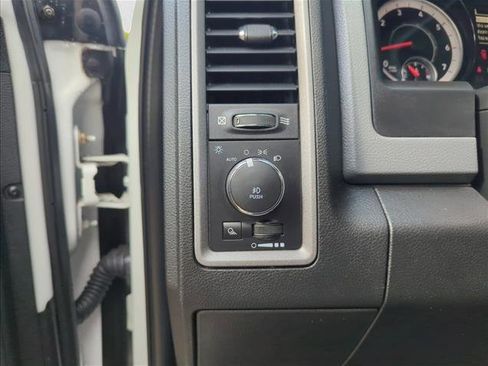 Used 2020 RAM 1500 Express w/ Express Value Package RWD image 9