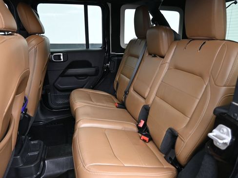 Used 2022 Jeep Wrangler Unlimited Sahara w/ Cold Weather Group AWD/4WD image 2