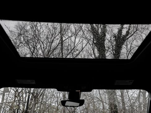 Used 2019 Chevrolet Silverado 1500 High Country w/ Technology Package image 24