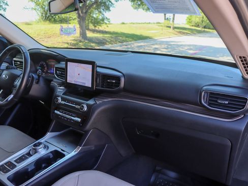 Used 2020 Ford Explorer Limited RWD image 26