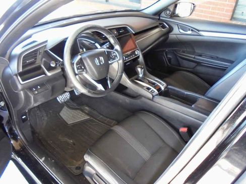 Used 2019 Honda Civic Sport image 7