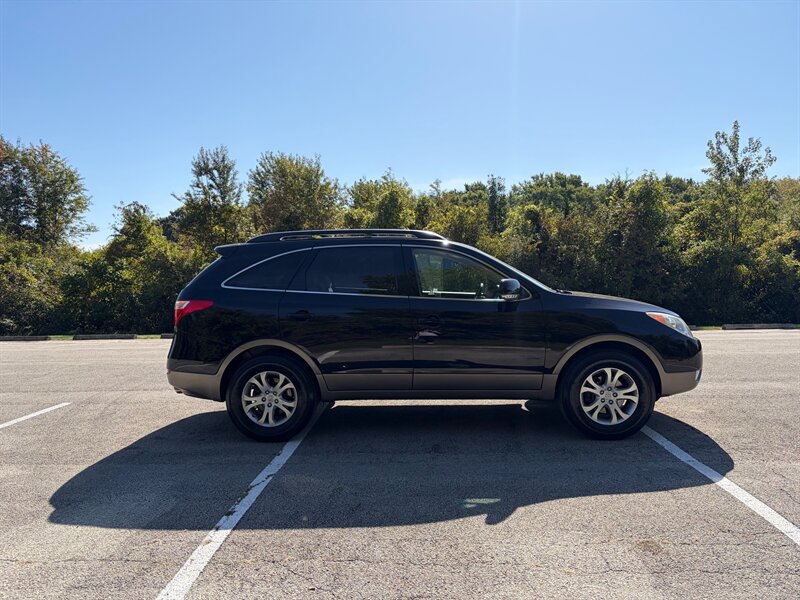 Used 2011 Hyundai Veracruz GLS AWD/4WD image 4