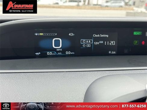 Used 2022 Toyota Prius Prime XLE image 29