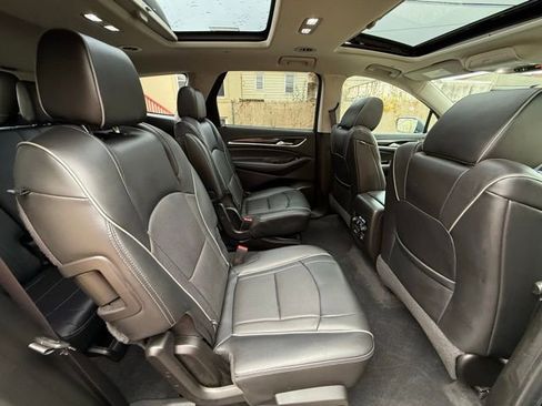 Used 2019 Buick Enclave Avenir w/ Avenir Technology Package image 30