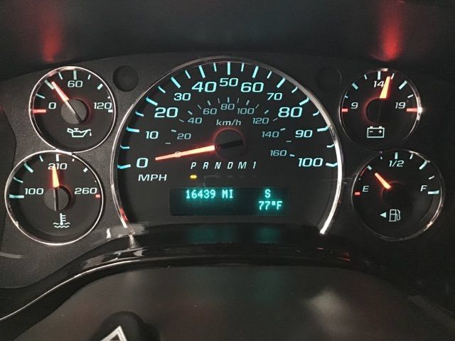 Used 2023 Chevrolet Express 2500 RWD image 25
