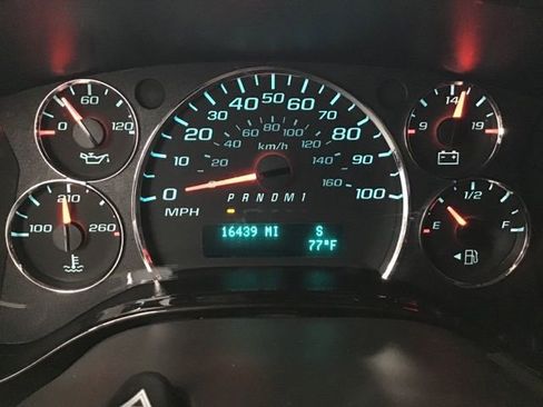 Used 2023 Chevrolet Express 2500 image 25