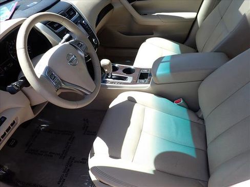 Used 2013 Nissan Altima 2.5 SL w/ Technology Pkg FWD image 8