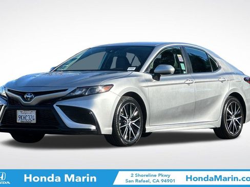 Used 2024 Toyota Camry SE image 9