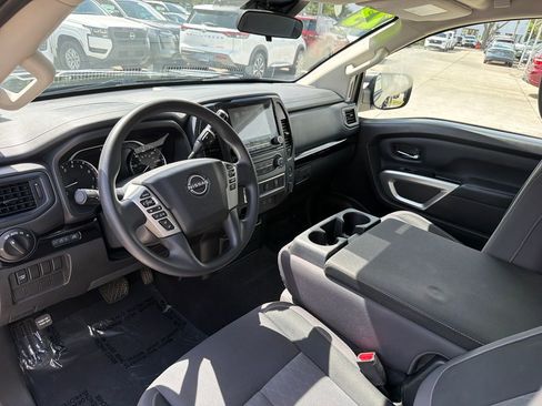 Used 2023 Nissan Titan SV RWD image 13