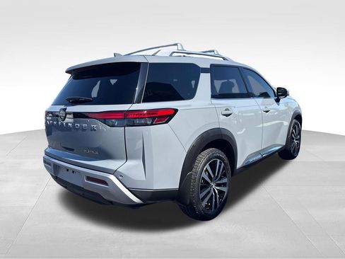 Used 2023 Nissan Pathfinder Platinum FWD image 6