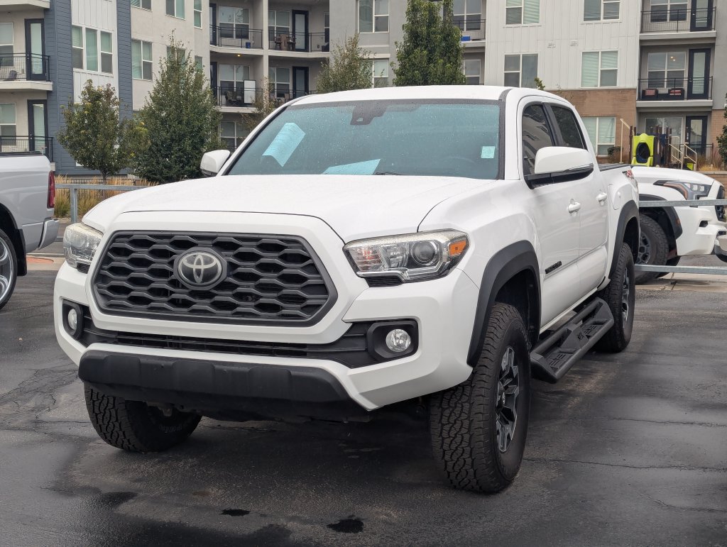 Used 2020 Toyota Tacoma TRD Off-Road w/ Technology Package AWD/4WD image 4