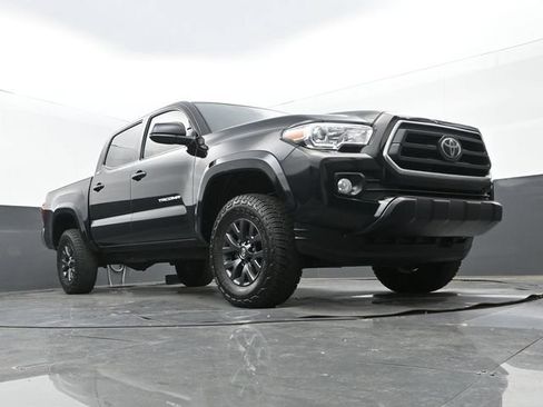 Used 2021 Toyota Tacoma SR5 RWD image 26