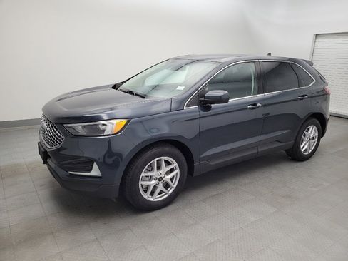 Used 2023 Ford Edge SEL image 2