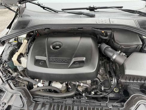 Used 2018 Volvo S60 T5 Inscription image 22