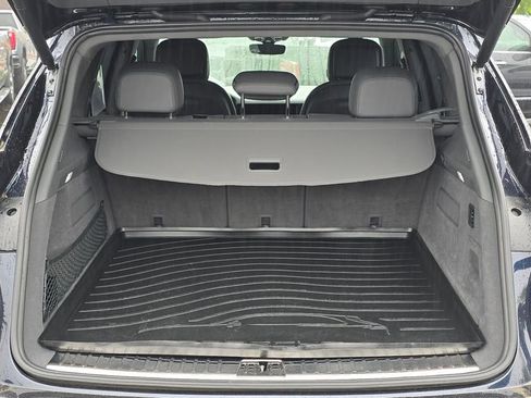 Used 2022 Porsche Cayenne E-Hybrid AWD/4WD image 49