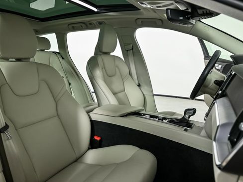 Used 2020 Volvo V60 T5 Momentum w/ Protection Package Premier image 21