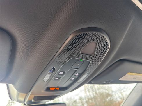 Used 2025 Porsche Cayenne Coupe image 31