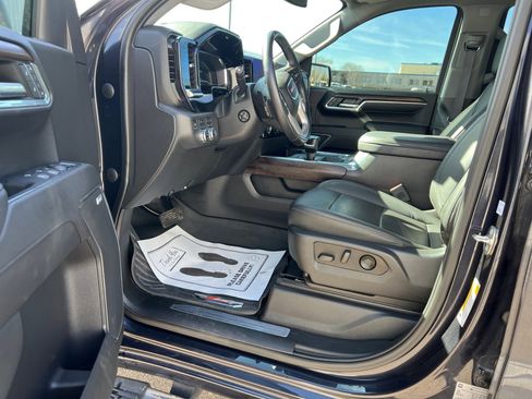 Used 2023 GMC Sierra 1500 SLT w/ SLT Premium Package image 13