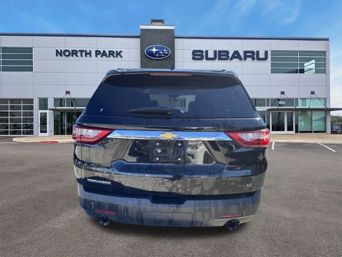Used 2020 Chevrolet Traverse LT image 4