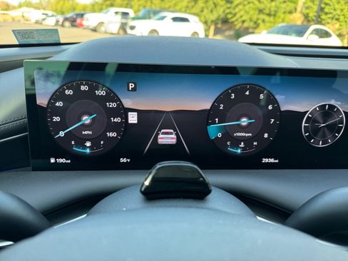 Used 2025 Genesis G80 2.5T image 10