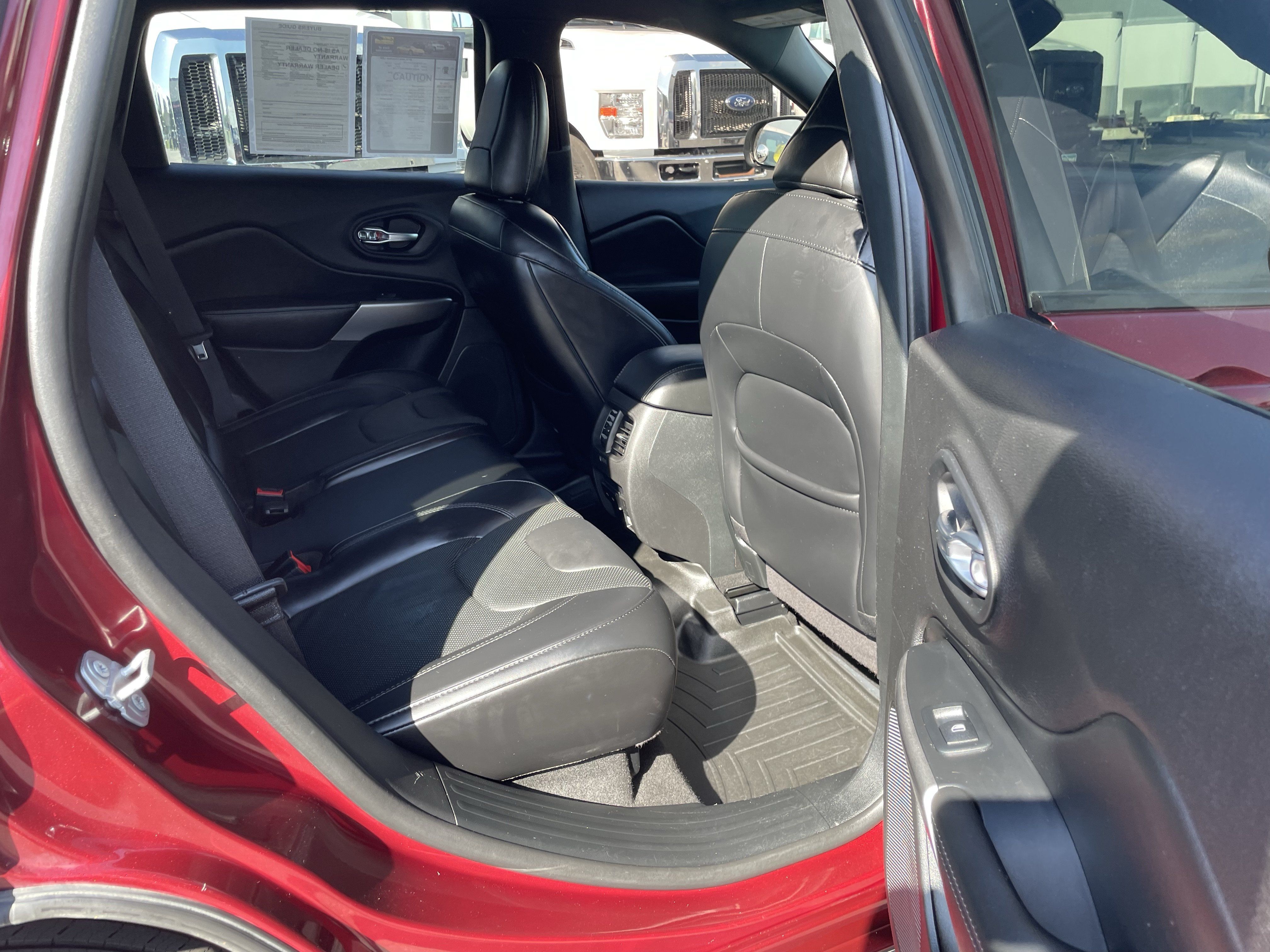 Used 2019 Jeep Cherokee Limited AWD/4WD image 30