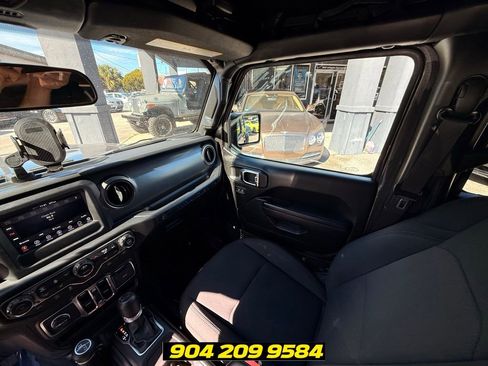 Used 2023 Jeep Wrangler Unlimited Sport AWD/4WD image 27
