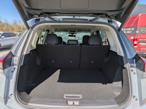 Certified 2026 Nissan Rogue SV image 29