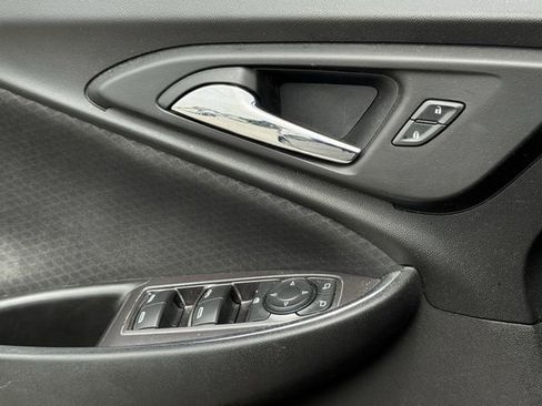 Used 2017 Chevrolet Malibu LT FWD image 25