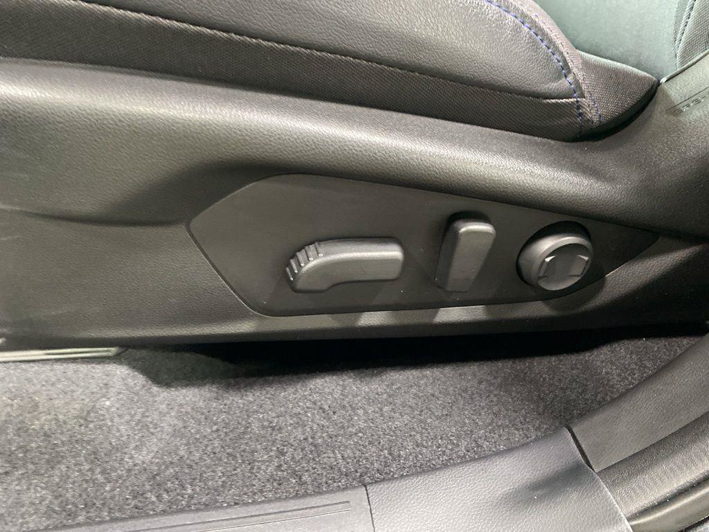 Used 2025 Subaru Forester Premium AWD/4WD image 24