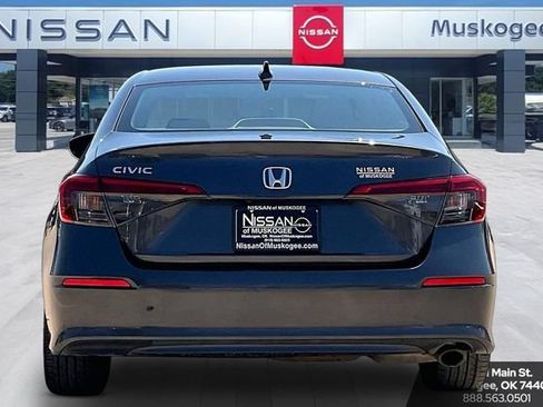 Used 2023 Honda Civic Sport image 6