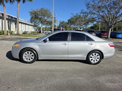 Used 2009 Toyota Camry image 3