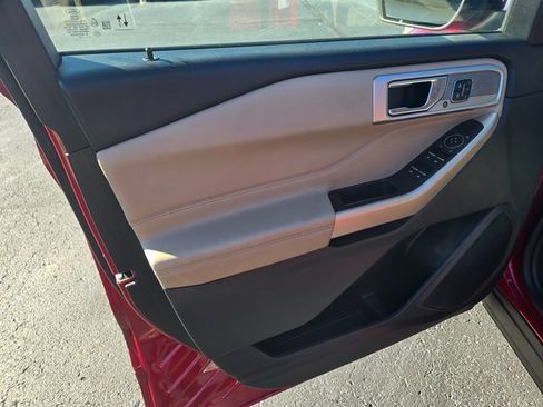 Used 2021 Ford Explorer Limited w/ Equipment Group 301A image 23