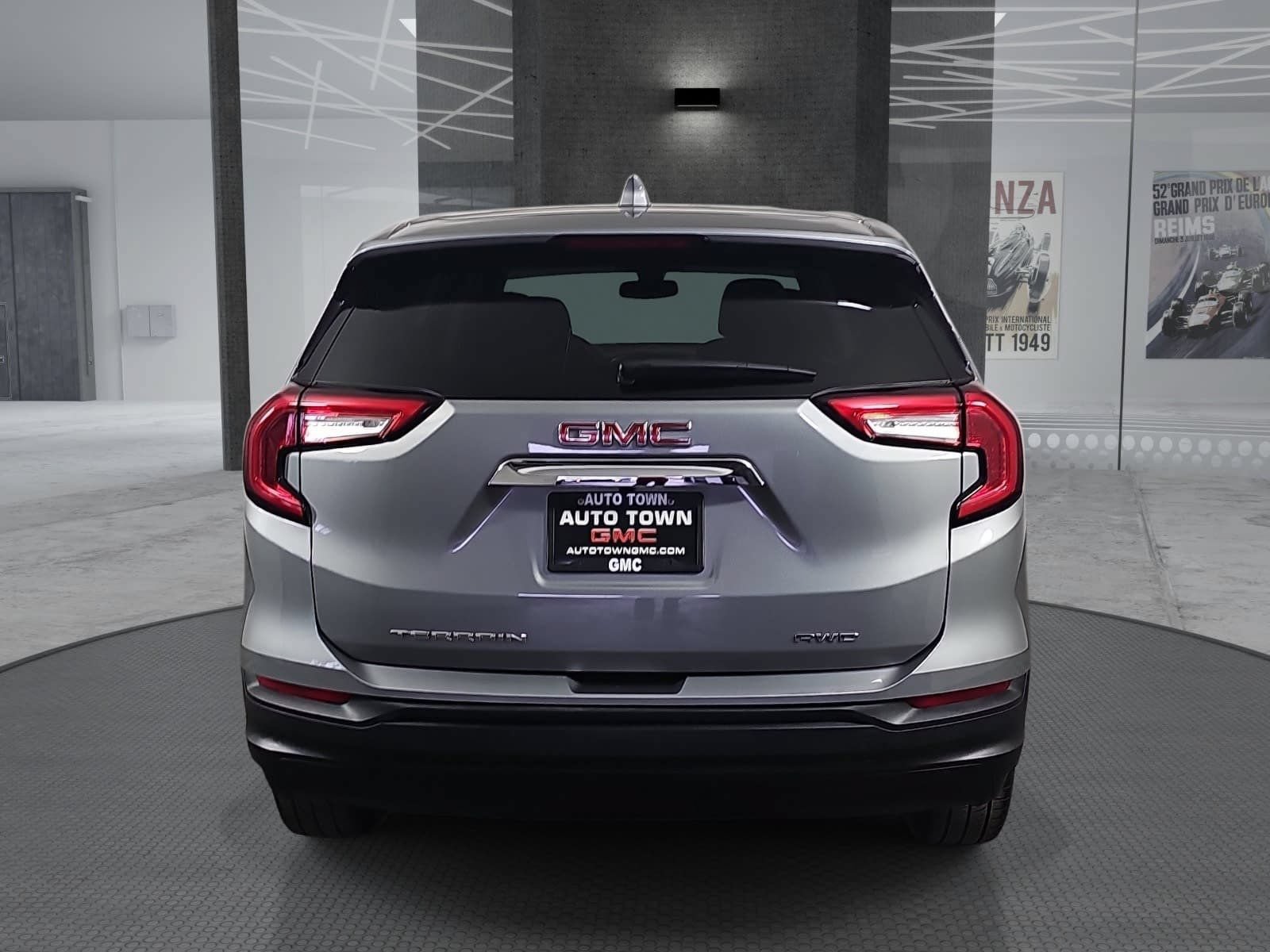 Used 2024 GMC Terrain SLE AWD/4WD image 6