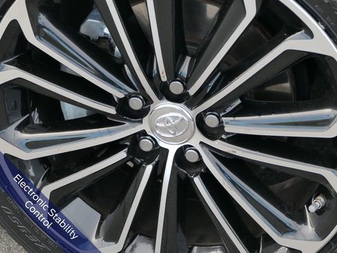 Used 2016 Toyota Corolla S image 11