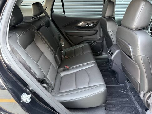 Used 2024 GMC Terrain SLT w/ Infotainment Package II AWD/4WD image 18