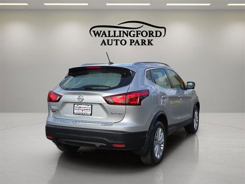 Used 2018 Nissan Rogue Sport SV w/ SV Technology Package image 4