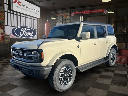 New 2025 Ford Bronco Outer Banks image 1