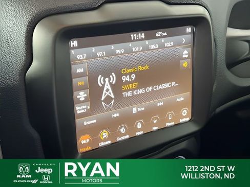 Used 2023 Jeep Renegade Limited AWD/4WD image 17