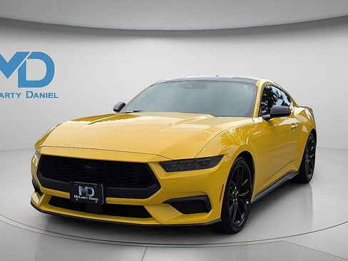 Certified 2024 Ford Mustang Coupe RWD image 3