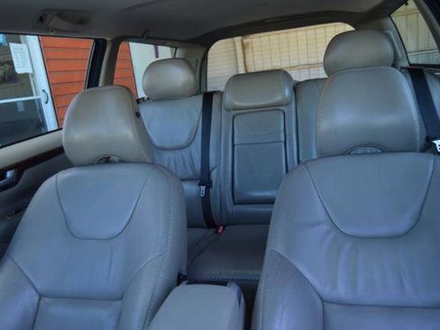 Used 2005 Volvo XC70 AWD/4WD image 16