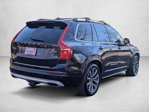 Used 2017 Volvo XC90 T6 Momentum w/ Vision Package image 5