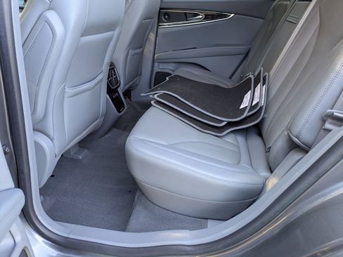 Used 2021 Lincoln Nautilus Reserve image 28