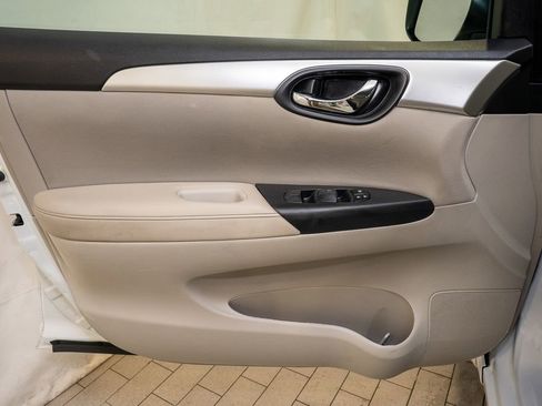 Used 2017 Nissan Sentra S image 10