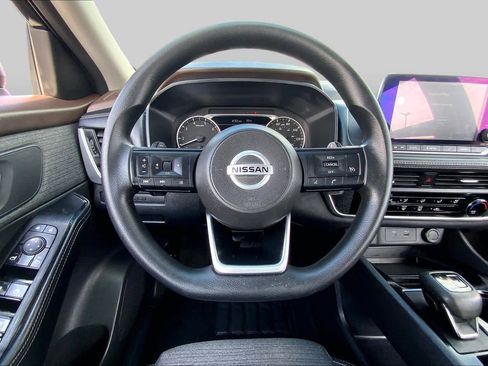 Used 2021 Nissan Rogue S FWD image 6